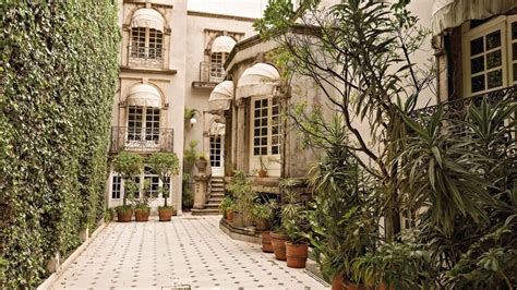The Marble Mansions And Colourful Alleyways Of Roma Norte
