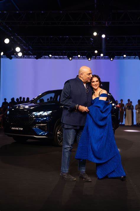 Tarun Tahiliani introduces everyday luxury with his first luxury prêt ...