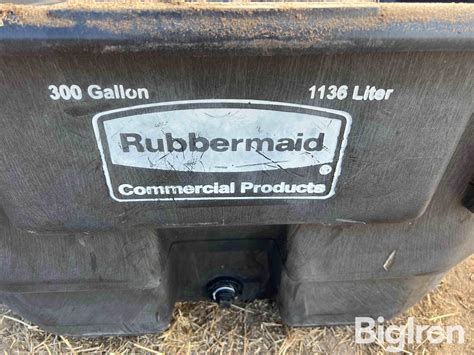 Rubbermaid 300 Gallon Water Tank | Agriculture | BigIron