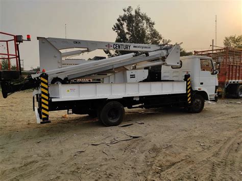 Boom Lift - Man Lift Crane Manufacturer from Faridabad