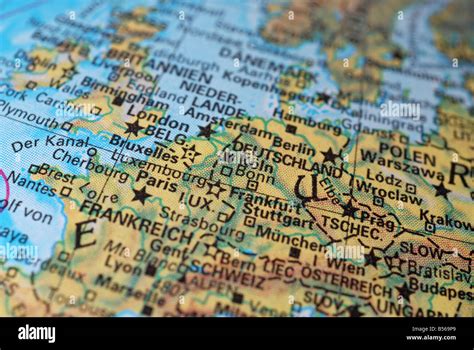 Europe Globe 的图像结果