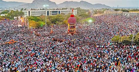 Koppal | ಅದ್ದೂರಿಯಾಗಿ ನಡೆದ ಶ್ರೀಗವಿಮಠ ಮಹಾರಥೋತ್ಸವ | Koppal: Grand ...