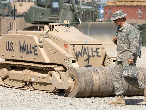 Types of Military Robots 的图像结果