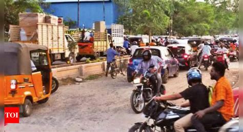 Chennai's Murasoli Maran subway a traffic mess | Chennai News - Times ...