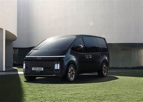 El nuevo Hyundai Staria es la furgoneta futurista que quiere que te ...