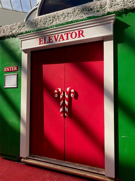 An "Elevator" to Santa - Elevator World