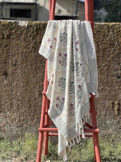 OFF-WHITE BLOCK PRINT WOVEN SLUB COTTON THROW