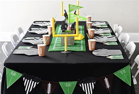 Best Football Birthday Party Setup with Table Centerpieces | Football ...