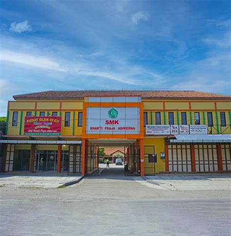 Gedung SMK Bhakti Praja Adiwerna