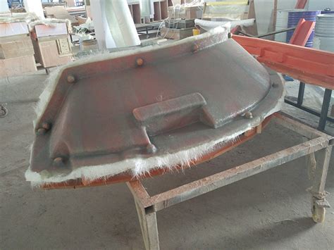 汽车车顶行李箱玻璃钢外壳制作过程