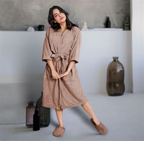 Buy Cotton Bath Towel Online, Designer Bedsheets & Bathrobes Online ...