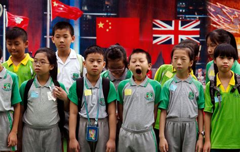 香港小学生爱国主义教育高清组图-搜狐新闻