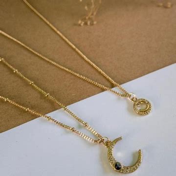 Buy quality 22 carat gold ladies pendants chain RH-PC106 in Ahmedabad