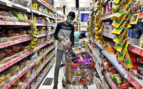 'Panic Buying' of Essentials Amid Rising COVID 19 Cases | NewsClick