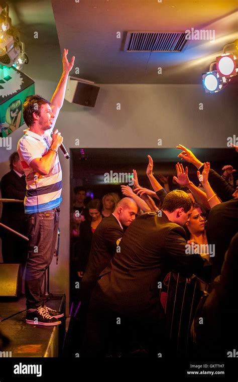 Example Singer 的图像结果