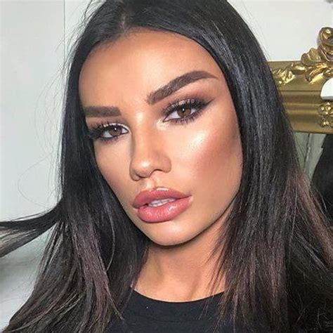 Model Ruby Mae 的图像结果