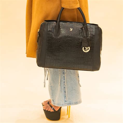 Buy Leather Bags & Accesories For Women - Shop Now!