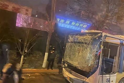 沈阳公交爆炸案致1死42伤 台媒:传凶嫌为上访户 - 2022年2月16日 / 头条新闻 - 看帖神器