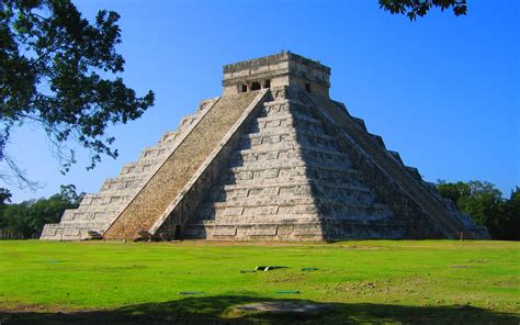Image result for Pyramide Maya