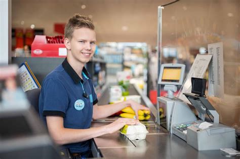 HOFER KG – Infos zu Jobs, Benefits und deiner Lehrstelle | Playmit