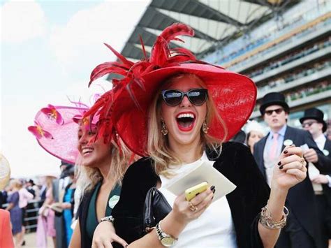 Here's how a 24-year-old hedge fund associate in London spends her ...