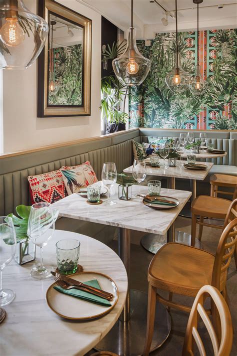 Wallpaper for Restaurant 的图像结果