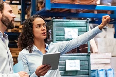 What Is Cross-Docking? Definition, Types & Advantages | NetSuite