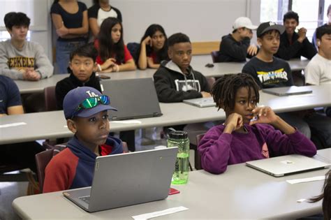 Rezultat imagine pentru Free SolidWorks Teaching Tech