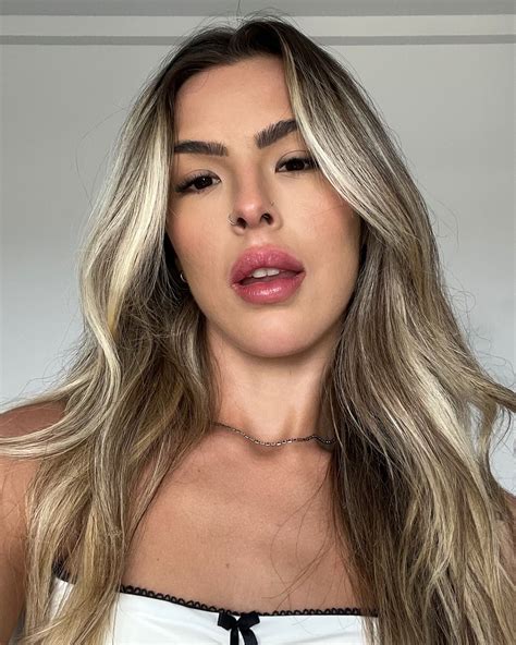 MARCELA SOARES (@maarcelaoficial) • Instagram photos and videos