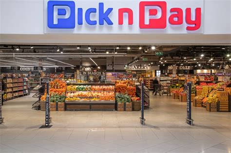 Pick n Pay and FNB revolutionise customer rewards with Burger Friday