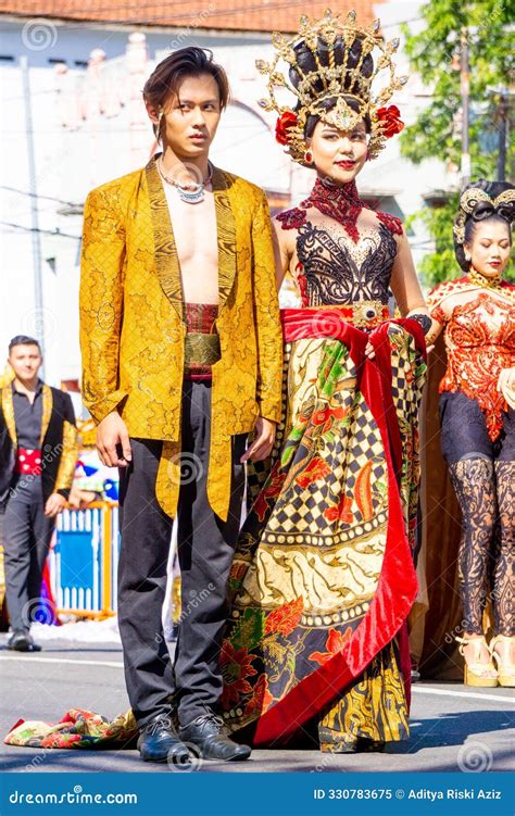 Indonesia Local People 的图像结果