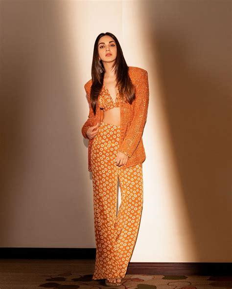 Kiara Advani seamlessly embraces a jacket with her tangerine Arpita ...