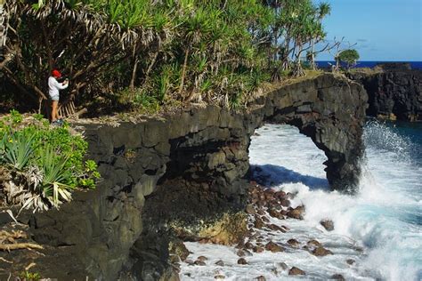 2023 National Park Lava Cliffs and Black Sand Beach