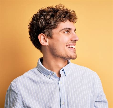 Best Short Curly Hairstyles For Guys - POPULAR MEN'S HAIRCUTS