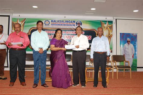 Research Incentive 2024 · Top 10 Best Private Universities in India 2022 %