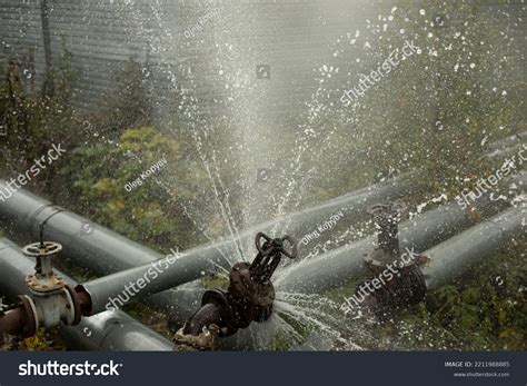 Exploding Pipe 的图像结果