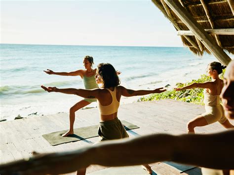 10 travel-tested inflight skincare tips, according to experts | Condé ...