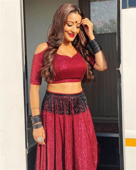 Bhojpuri Starlet Monalisa Sets Internet On Fire In A Maroon Sequin ...