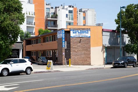 How Many Feet May You Legally Travel in a Left Turn Center Lane ...