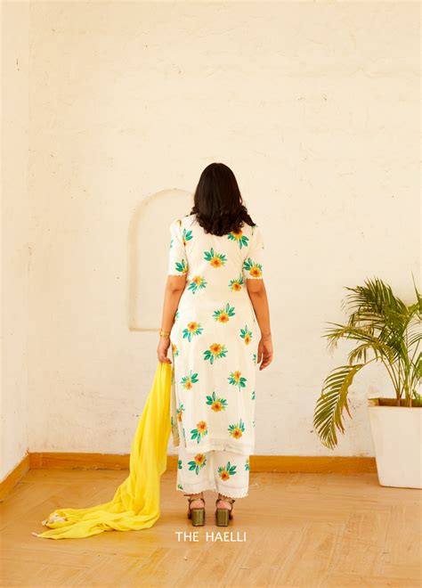 Bloom White Kurta Set – The Haelli