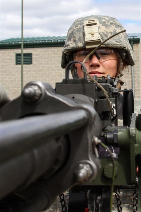 Reserve Soldiers qualify with crew-served weapons at Operation Cold ...