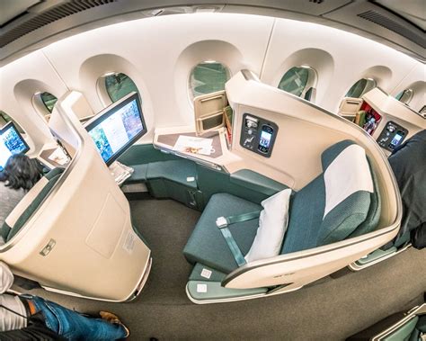 Cathay Pacific Business Class 的图像结果