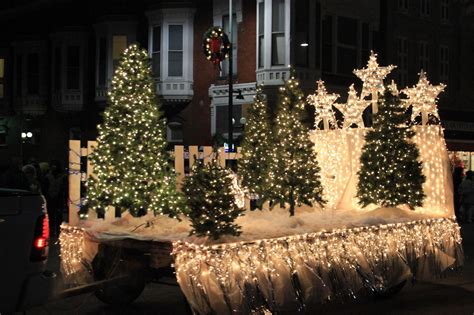Discover 9 float and christmas parade floats ideas | christmas float ...