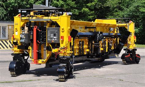 Pfaff-silberblau - SHE worm gear screw jacks handle heavy loads in ...