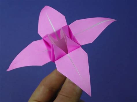 Origami Lily Tutorial 的图像结果