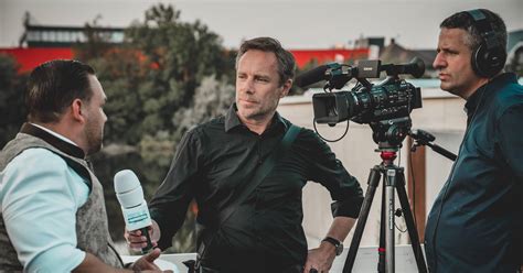 Journalist Interview Examples 的图像结果