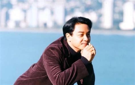 组图：张国荣去世两周年 北京影迷悼念“哥哥”_影音娱乐_新浪网