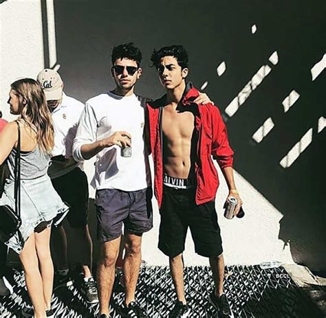 These pictures of SRK's son Aryan Khan from his graduation ceremony are ...