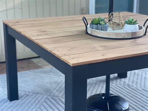 Essential Modern Outdoor Dining Table and Bench Set – Free Woodworking ...