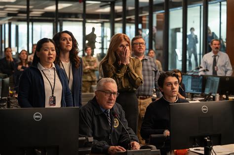 'Zero Day' Review: A suspenseful nail-biter backgrounded by a tech-obsessed America - ABC News